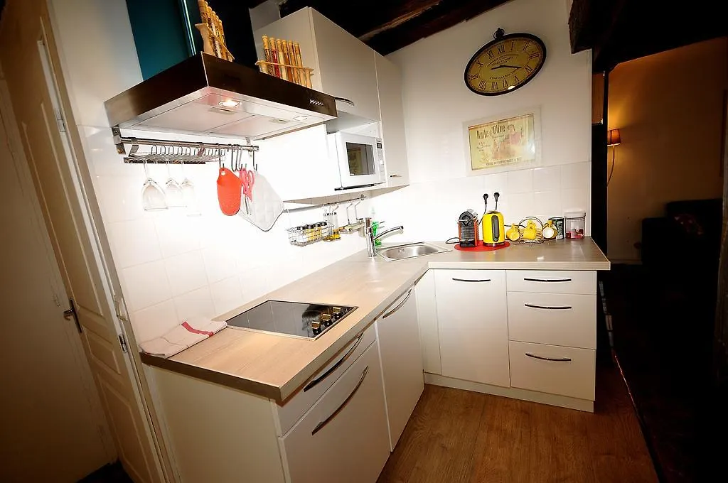 Apartment Saint Paul Marais Paris
