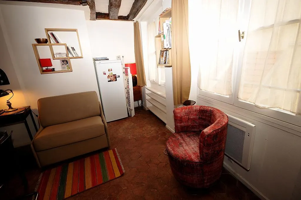 Saint Paul Marais Apartment