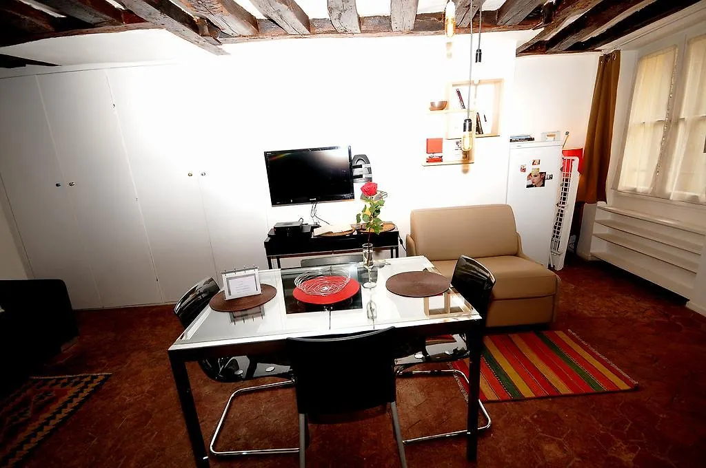 Saint Paul Marais Apartment Paris